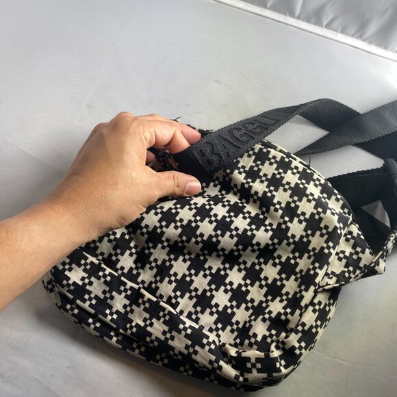 Baggu Pixel Gingham Fanny Pack - Picture 5 of 6